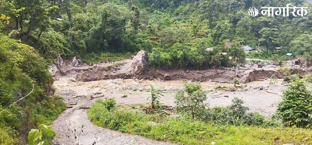 पहिरोमा परी एकै परिवारका चारजनाको मृत्य, दुई घाइते