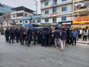 अनेरास्ववियुले रुपन्देहीमा प्रधानमन्त्री र गृहमन्त्रीको पुत्ला जलायो