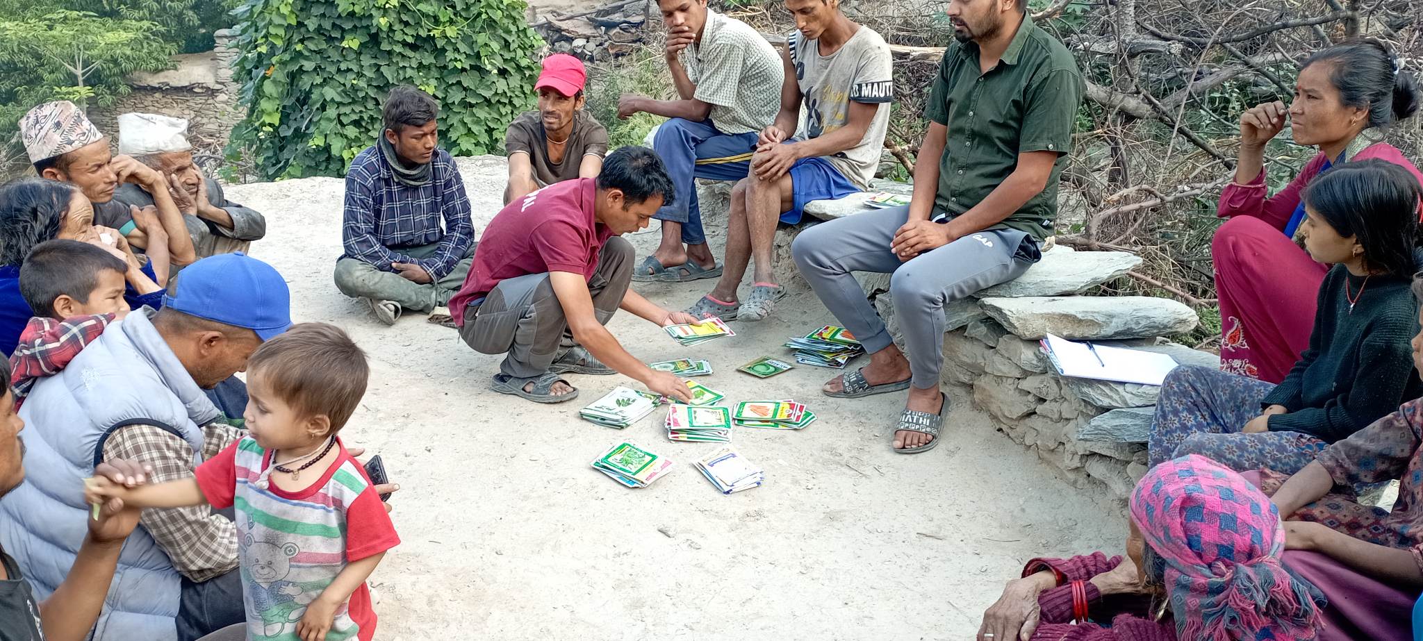 फेज नेपाल द्धारा उन्नत जातको बिउ बितरण