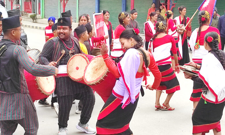 दमौलीमा नेवार समुदायका युवायुवतीलाई वाद्यवादन तालिम