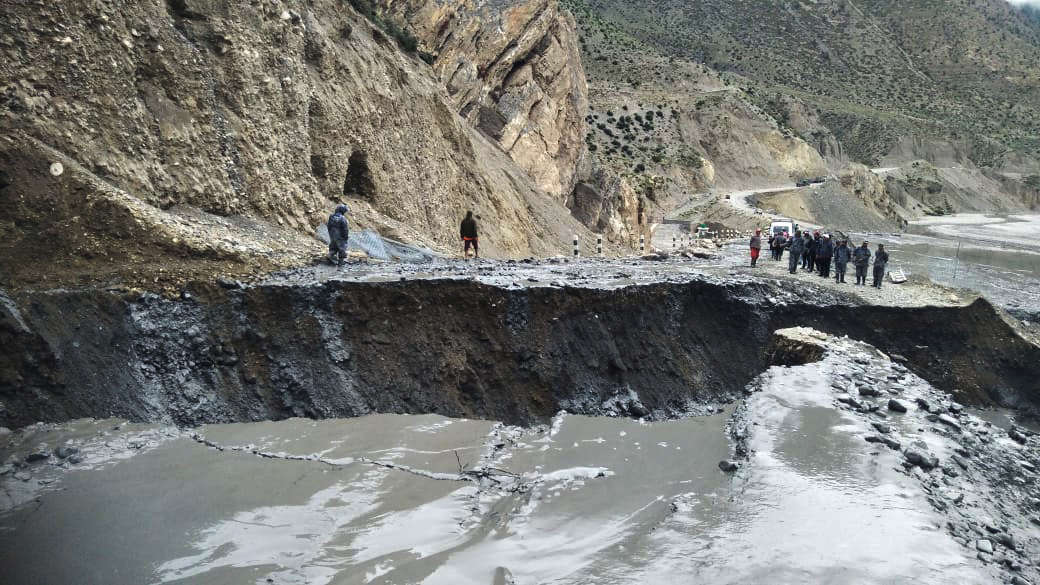 सडक भासिँदा पूर्वपश्चिम राजमार्ग अवरुद्ध