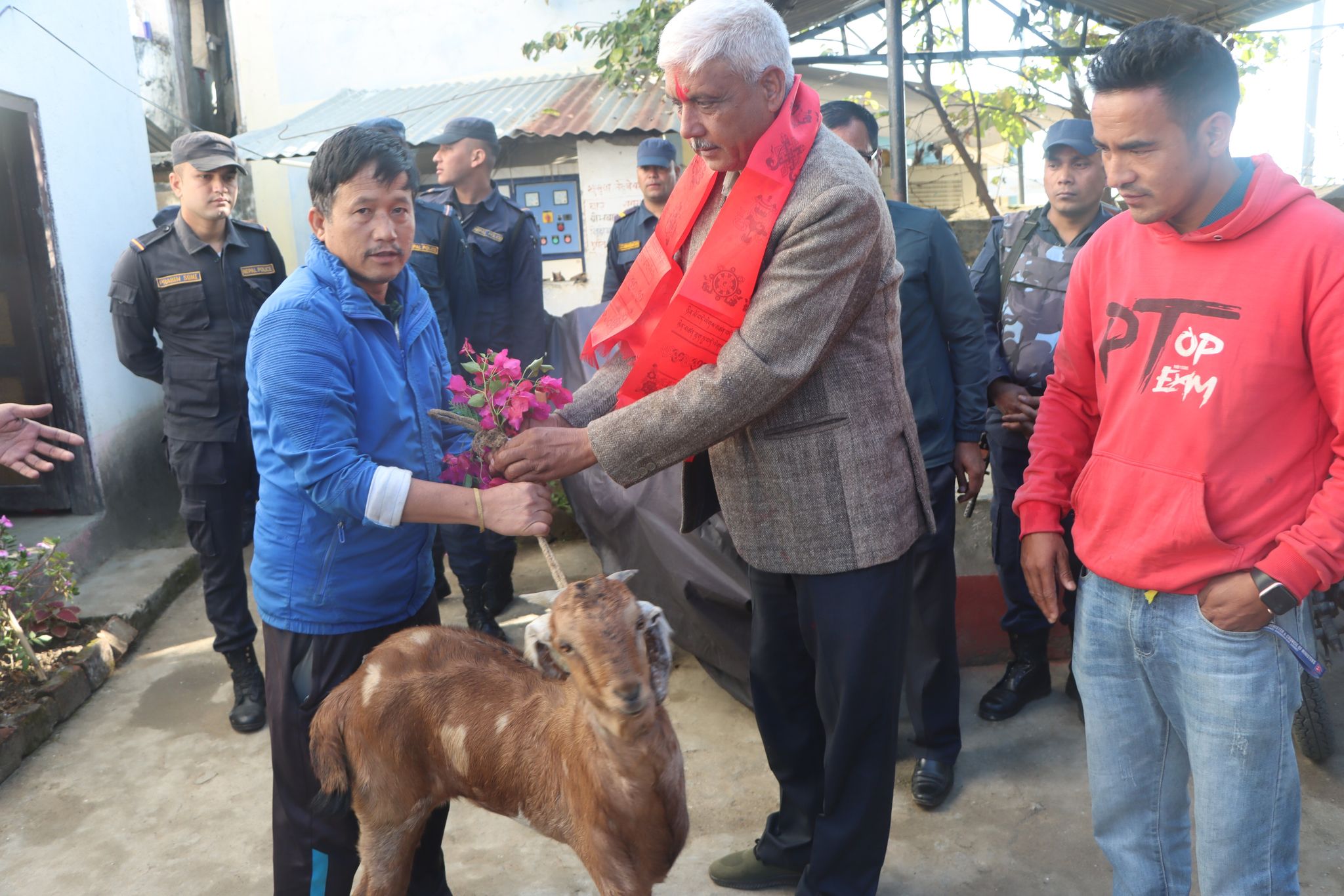 मन्त्री शर्माद्धारा कैदी बन्दीलाइ खसी